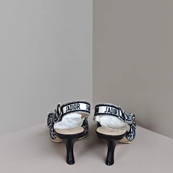 Authentic Dior Black and White Patterned Heels - Picture 3 of 6